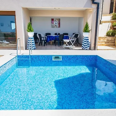 Villa Aleja