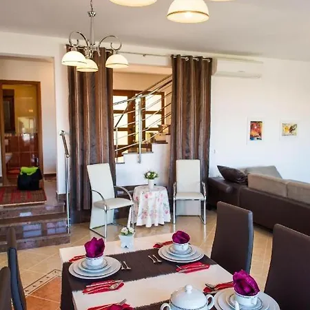Villa Aleja *